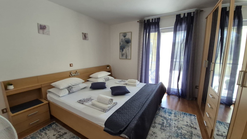 Flora Apartment with private pool