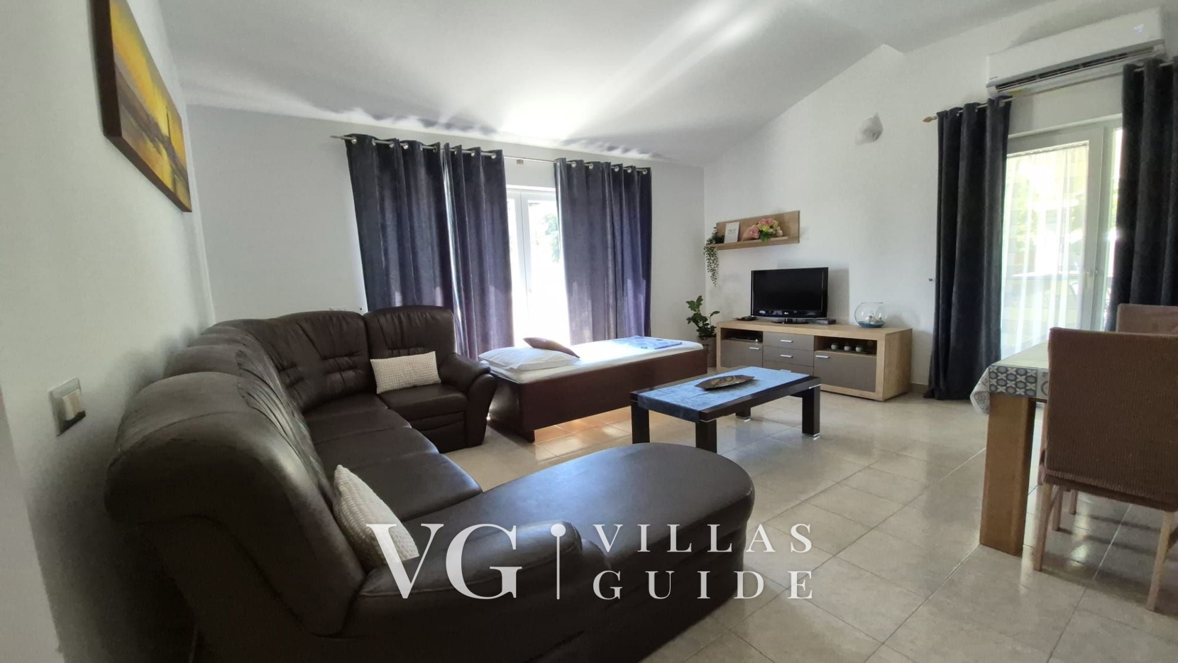 Flora Apartment with private pool Dnevni boravak