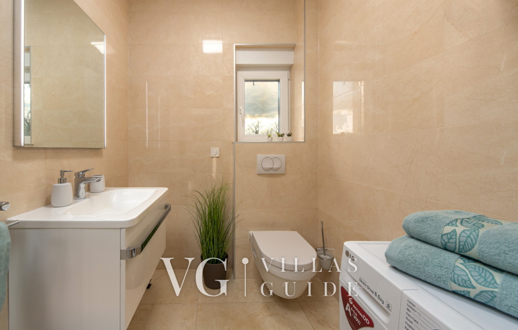 Villa Shaula 1 Guest toilet