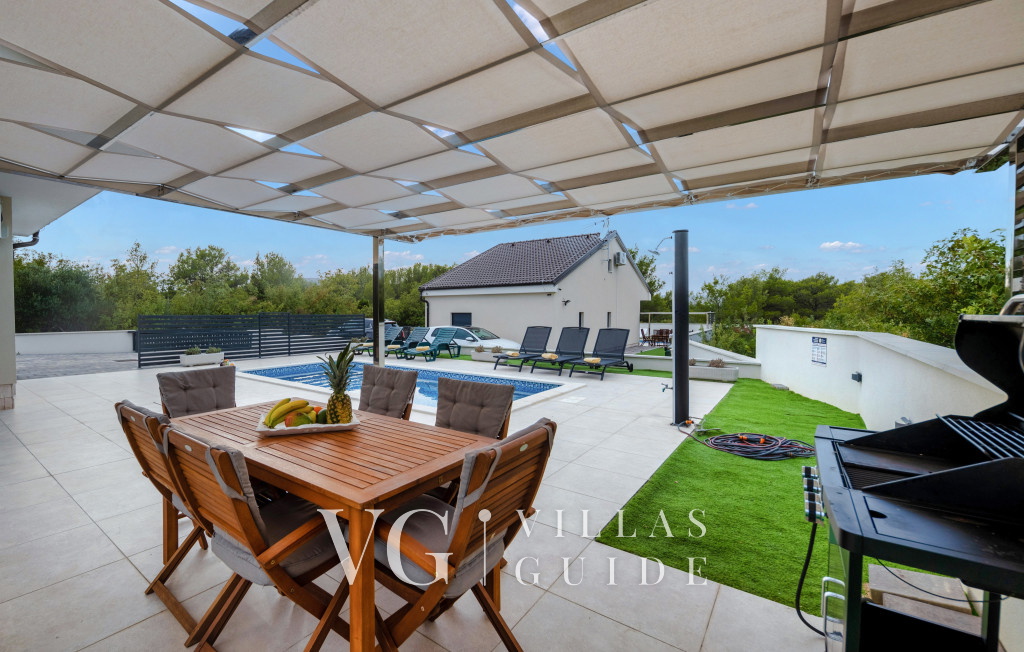 Villa Shaula 2 Garden and property exterior