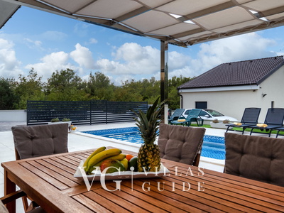 Villa Shaula 2 Garden and property exterior