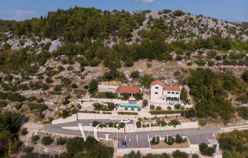 Rustic Villa Stolovi with panorama view