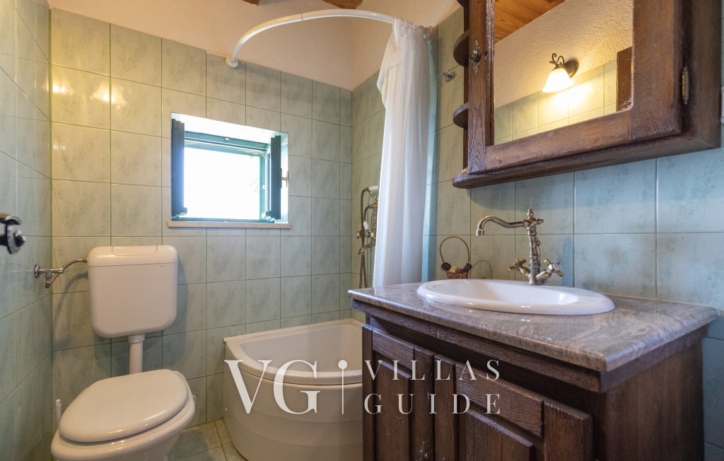 Rustic Villa Stolovi with panorama view Bagno