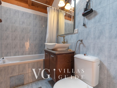 Rustic Villa Stolovi with panorama view Bagno