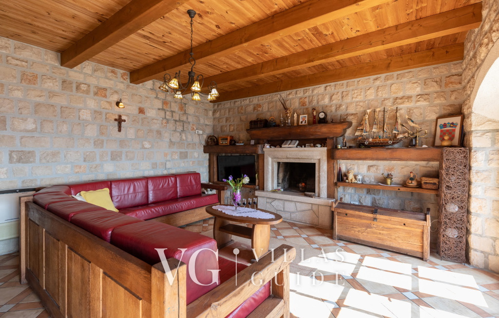 Rustic Villa Stolovi with panorama view Soggiorno