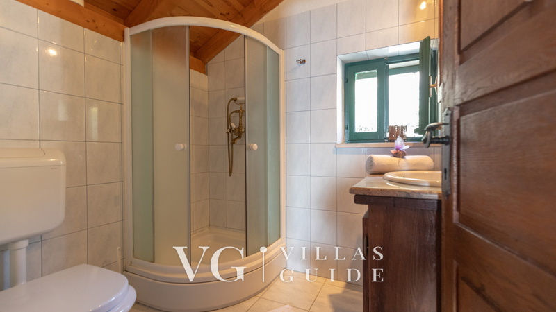 Rustic Villa Stolovi with panorama view Kupaonica