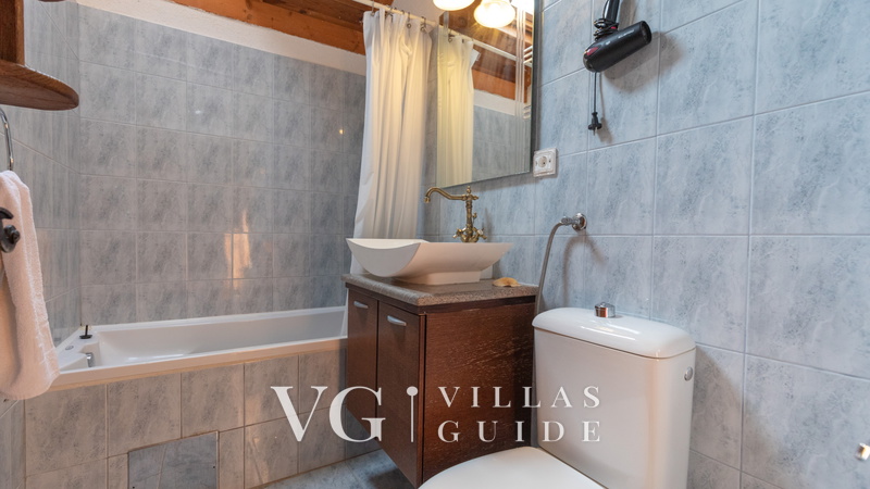 Rustic Villa Stolovi with panorama view Kupaonica