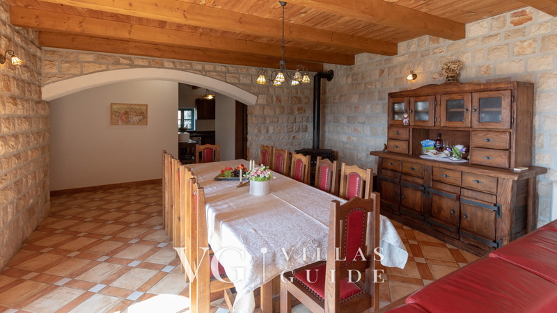 Rustic Villa Stolovi with panorama view Kuhinja