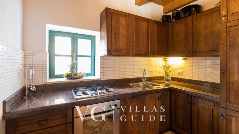 Rustic Villa Stolovi with panorama view Kuhinja