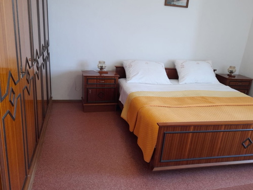 Holiday Home Secret Garden