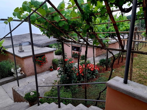 Holiday Home Secret Garden