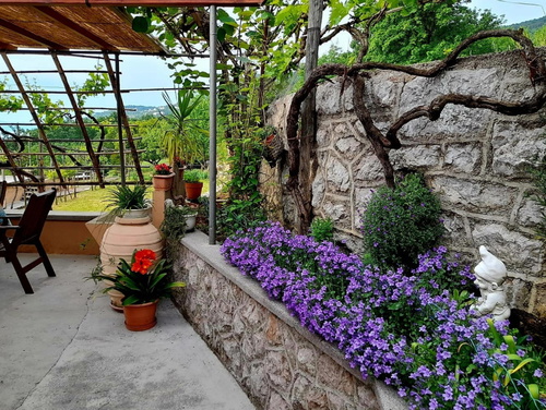 Holiday Home Secret Garden