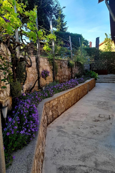 Holiday Home Secret Garden