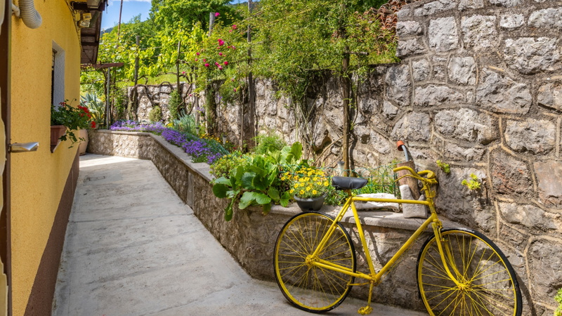 Holiday Home Secret Garden