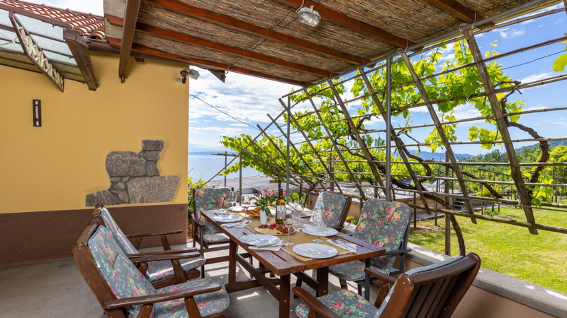 Holiday Home Secret Garden