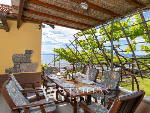 Holiday Home Secret Garden