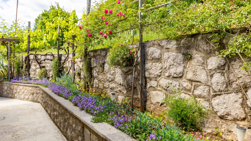 Holiday Home Secret Garden