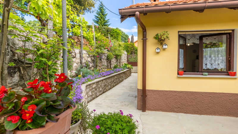 Holiday Home Secret Garden