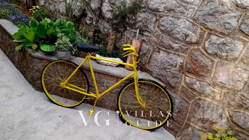 Holiday Home Secret Garden