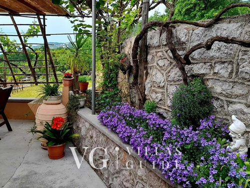 Holiday Home Secret Garden