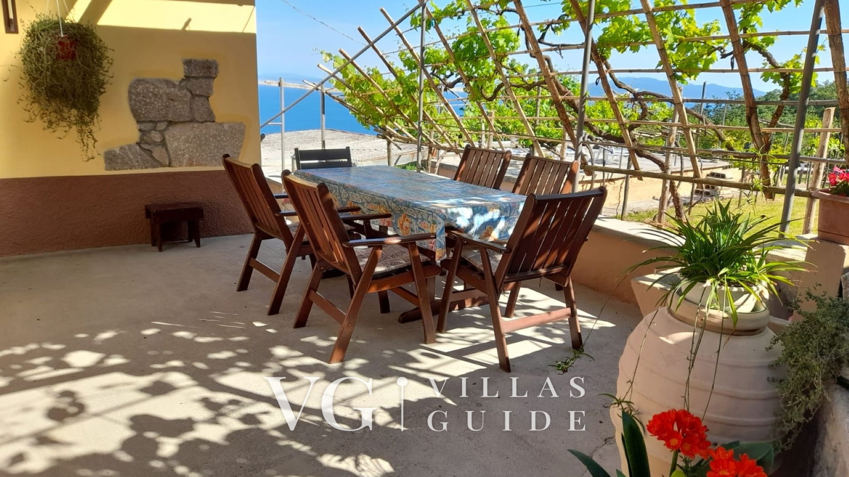 Holiday Home Secret Garden