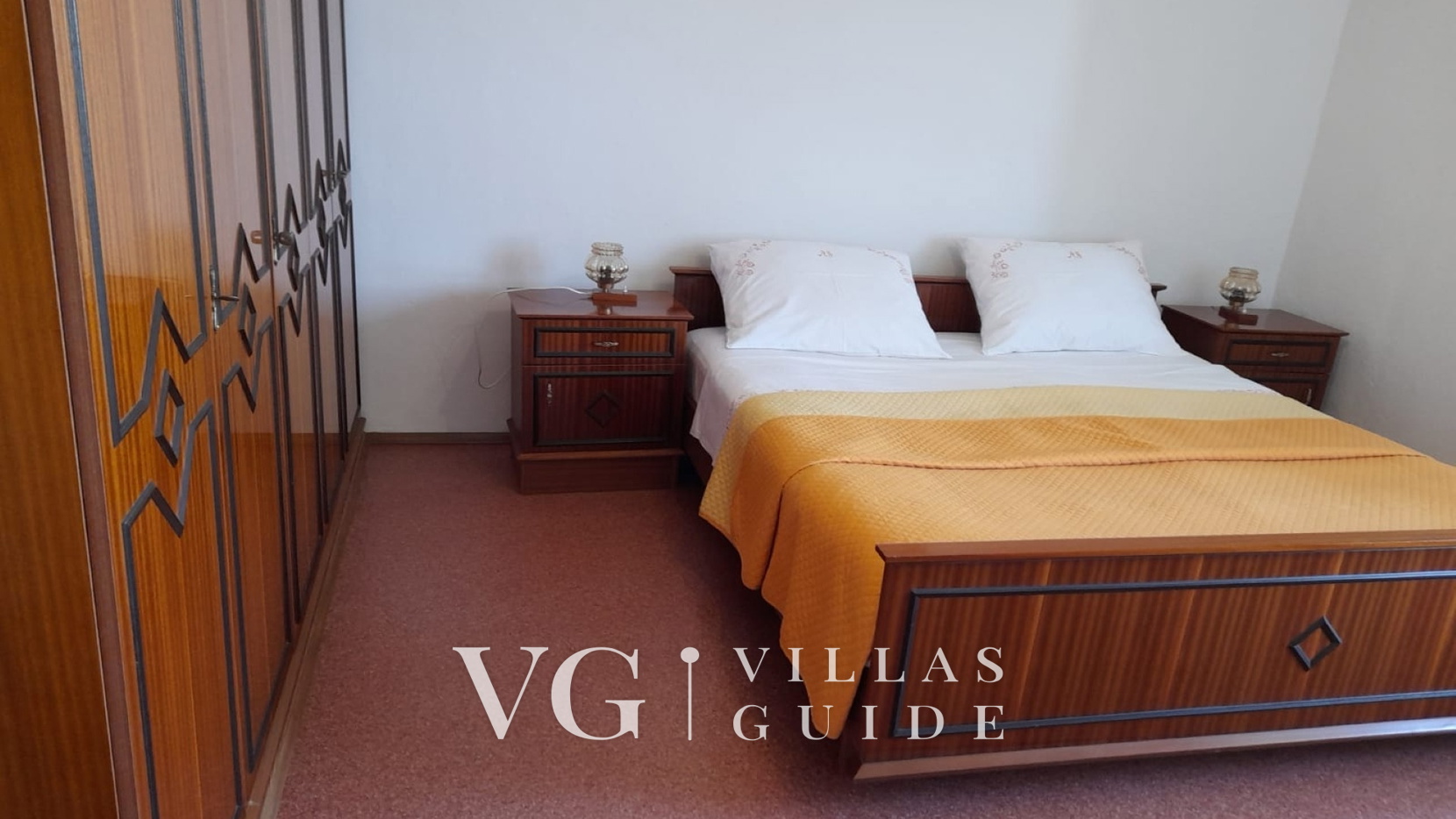 Holiday Home Secret Garden Bedroom