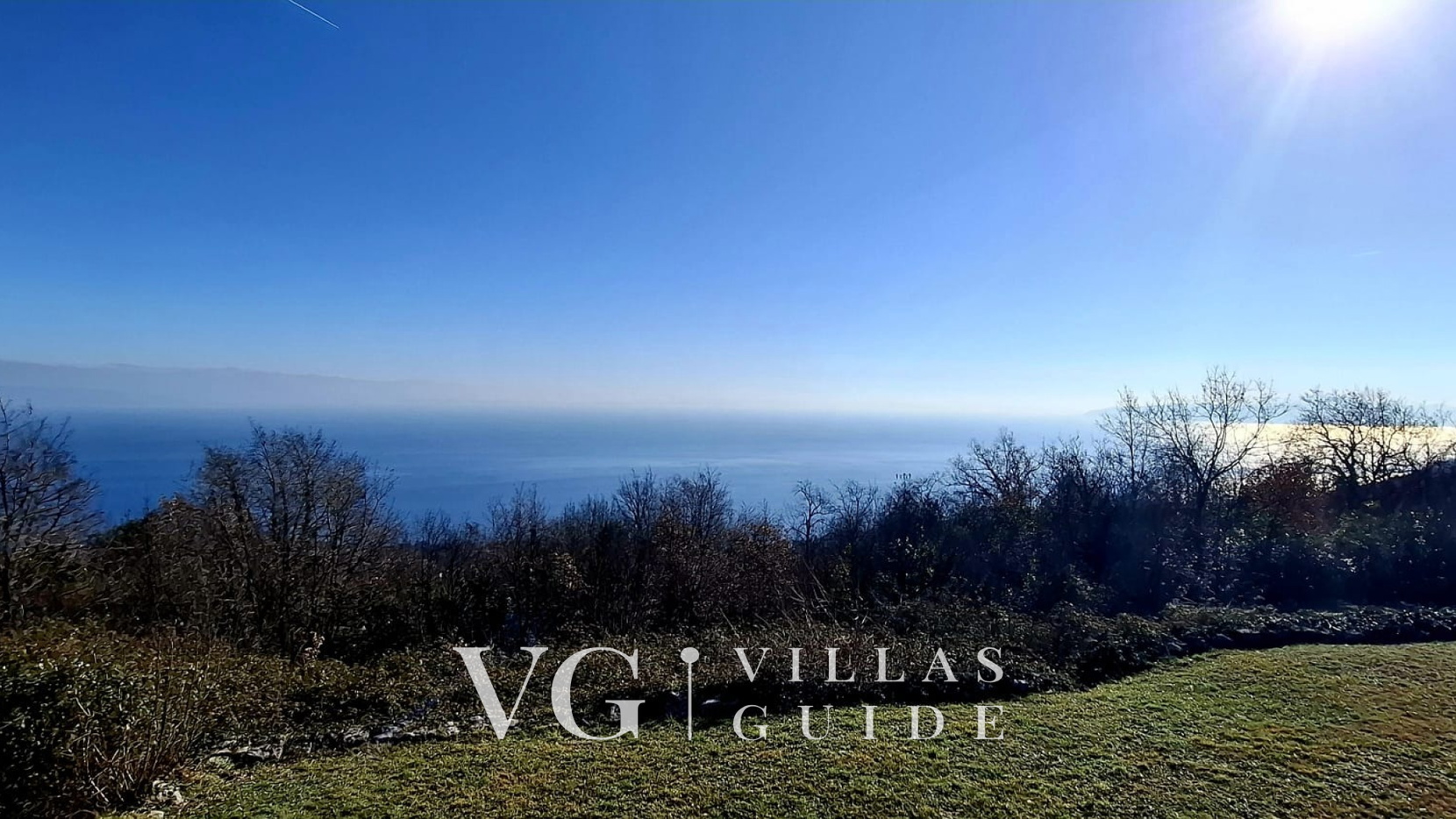 Holiday Home Secret Garden Garden and property exterior