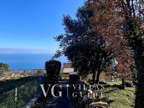 Holiday Home Secret Garden