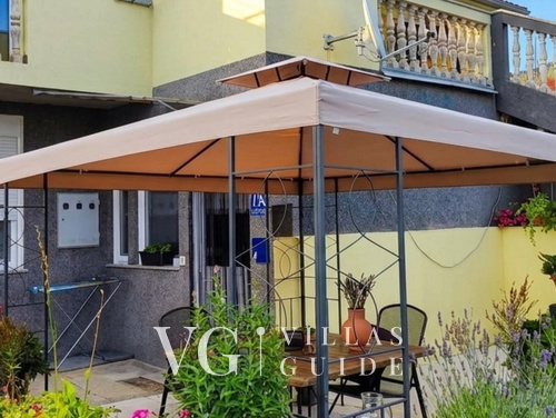 Studio apartment Flora