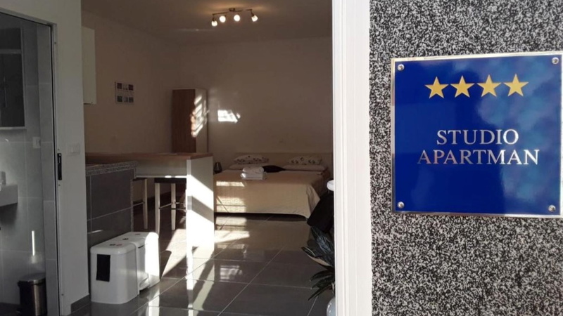 Studio apartment Flora