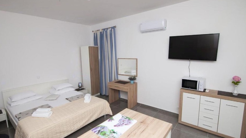 Studio apartment Flora