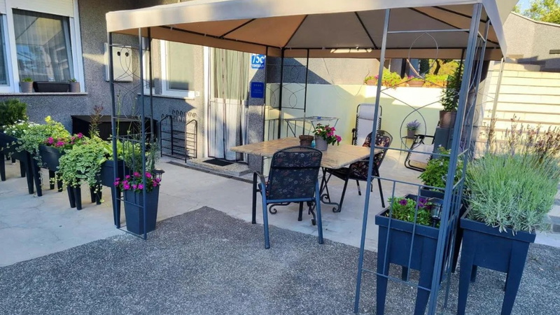 Studio apartment Flora