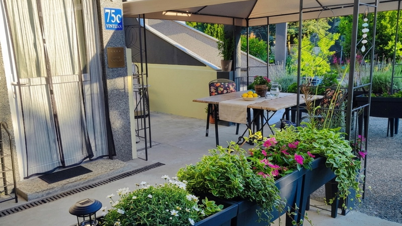 Studio apartment Flora