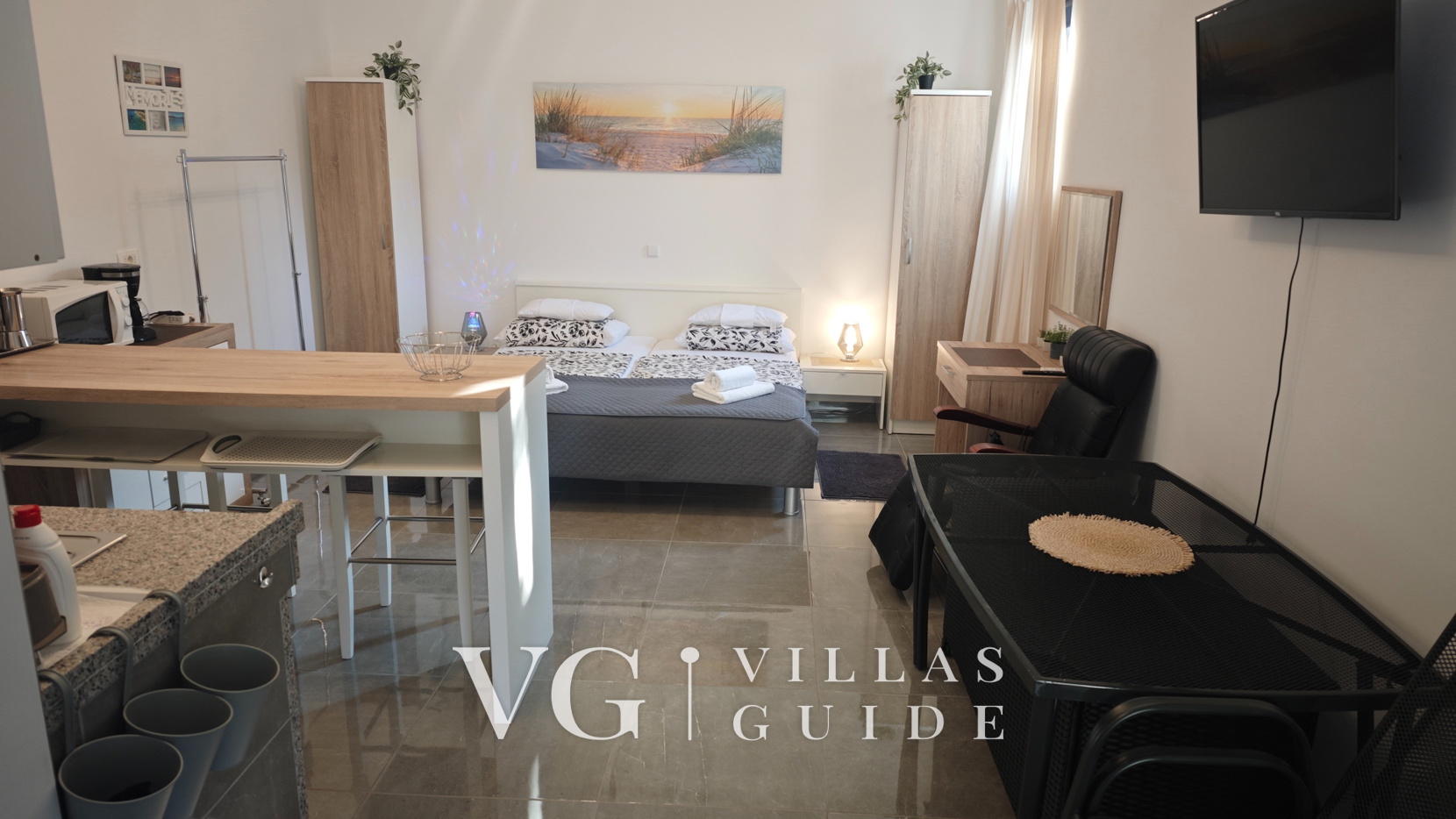 Studio apartment Flora