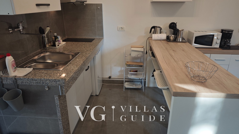 Studio apartment Flora