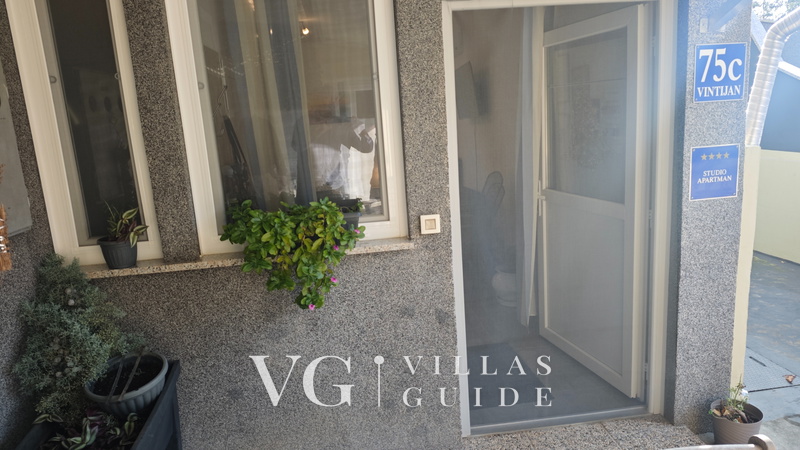 Studio apartment Flora