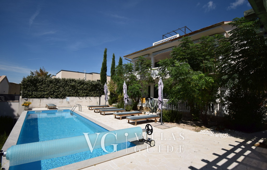 Apartman with pool - Saša