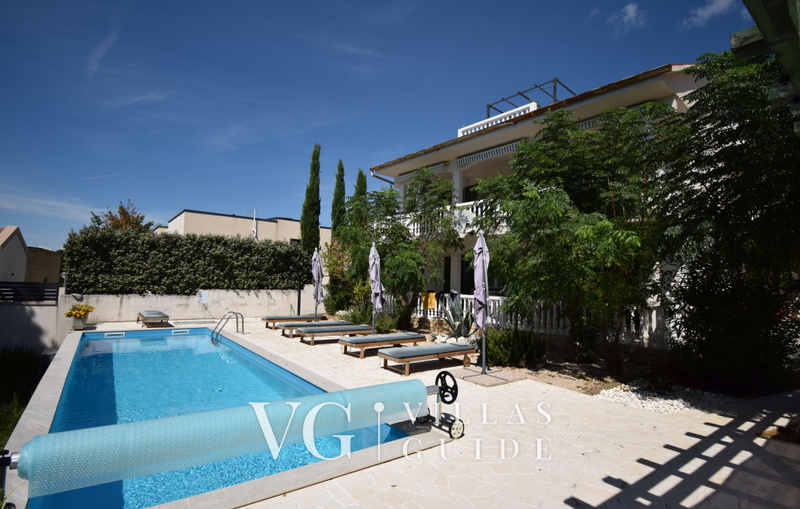 Apartman with pool - Saša