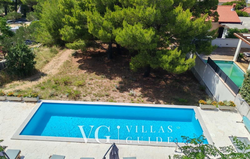 Apartman with pool - Saša