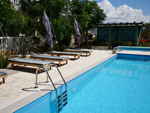Apartman with pool - Saša