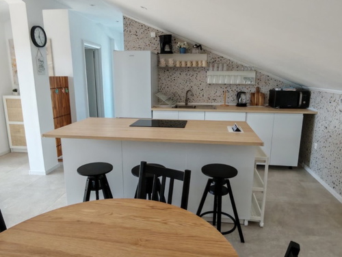 Apartman with pool - Saša