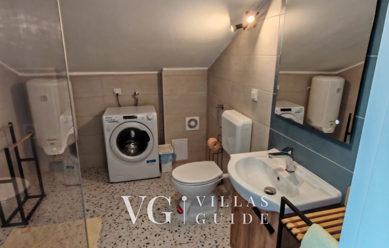 Apartman with pool - Saša