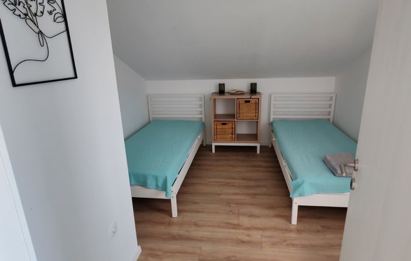 Apartman with pool - Saša