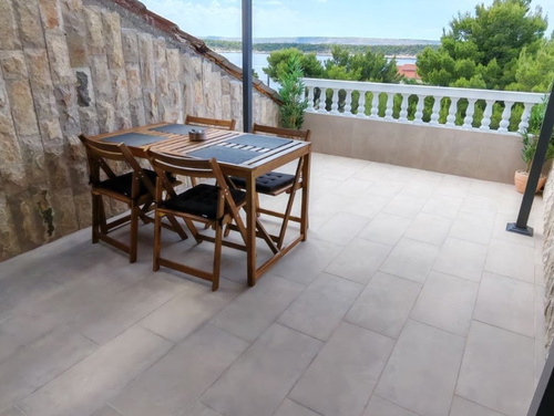 Apartman with pool - Saša