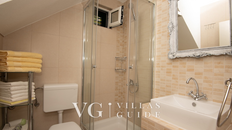 Holiday Home Ane - Makarska Kupaonica