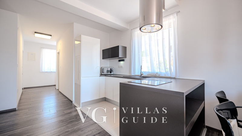 Luxury Villa Mer calme pool&pet friendly apartman 2 Kuhinja