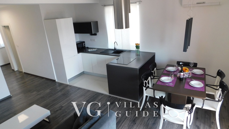 Luxury Villa Mer calme pool&pet friendly apartman 2 Kuhinja