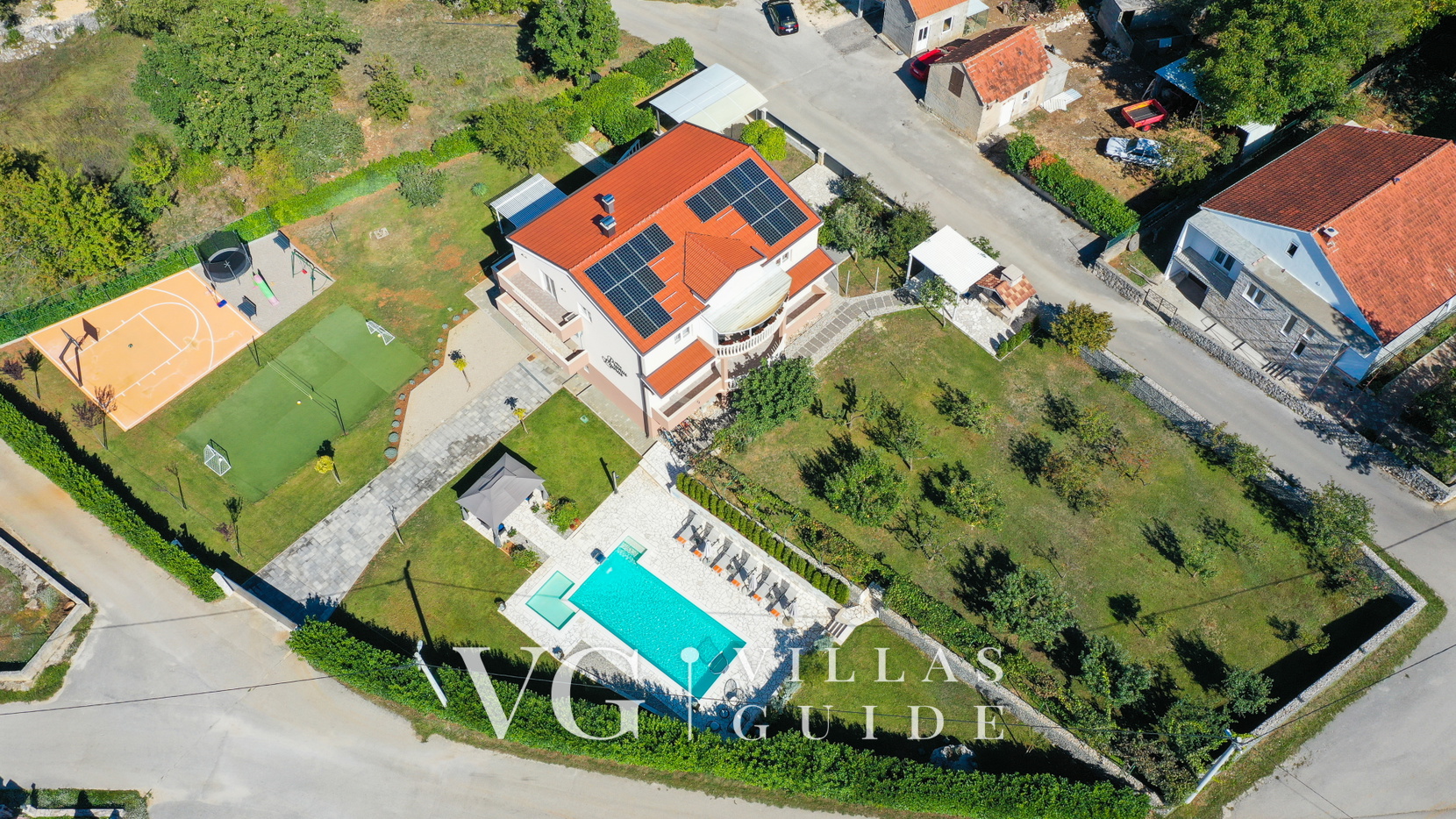 Villa Prunus Laurus-Makarska-Gornji Vinjani Dvorište i vanjski dio objekta