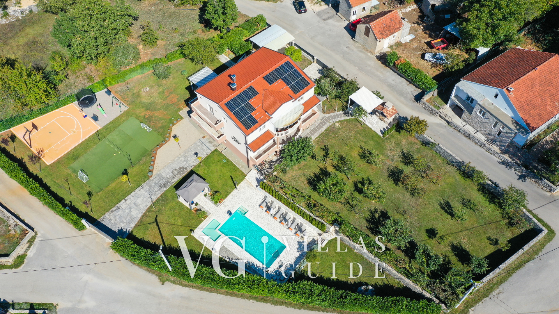 Villa Prunus Laurus-Makarska-Gornji Vinjani Dvorište i vanjski dio objekta