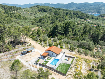 Villa Antea Garden and property exterior